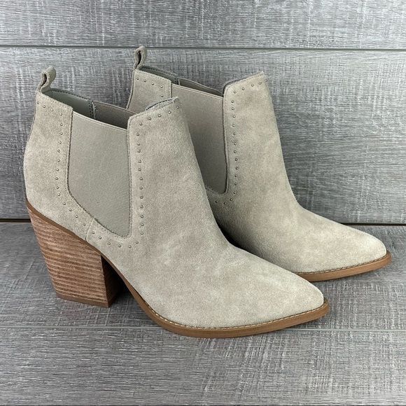 NIB Marc Fisher sz 10 Bellie cream suede ankle booties - Picture 2 of 11